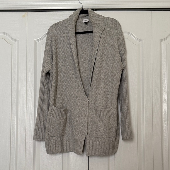CAbi Zip-Up Grey Cardigan Woman’s Medium - Picture 1 of 3